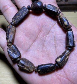Vật Phẩm Trầm Hương Đốt Thô Super King chìm – Leyte, Philippines