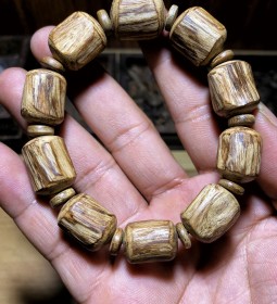 VÒNG TRẦM HƯƠNG ĐỐT TRÚC THÔ BÔNG – PHILIPPINES