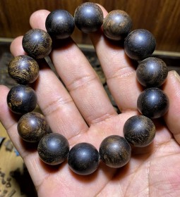 Vật Phẩm Trầm Hương 16mm Chìm – Philippines