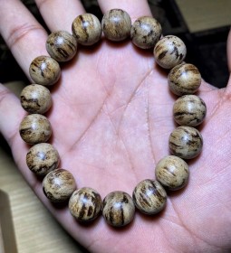 Vật Phẩm Trầm Hương 12mm Bông Trứng Cút – Malaysia