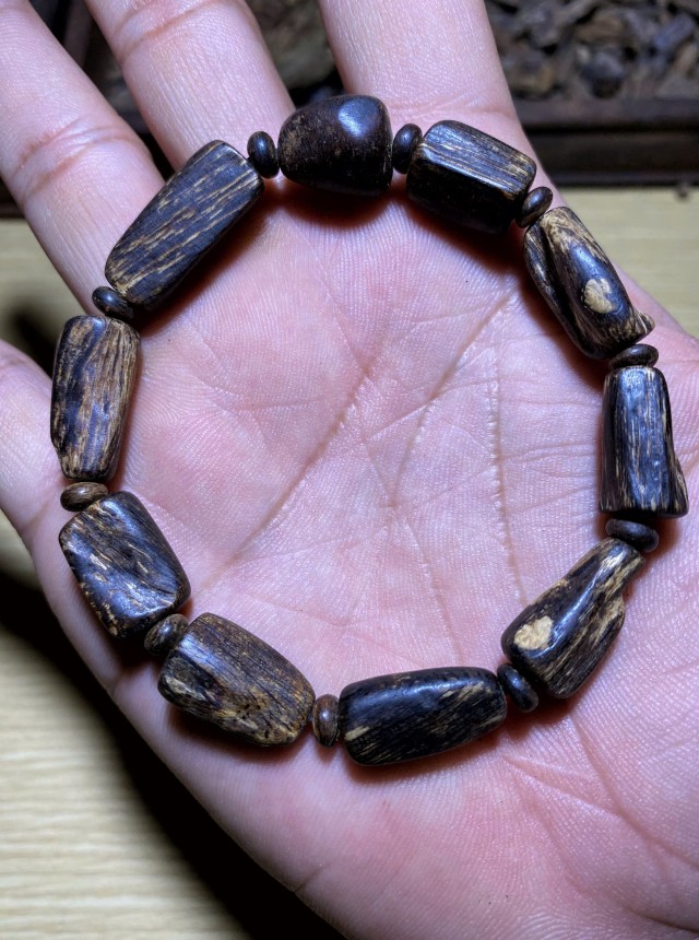 Vật Phẩm Trầm Hương Đốt Thô Super King chìm – Leyte, Philippines