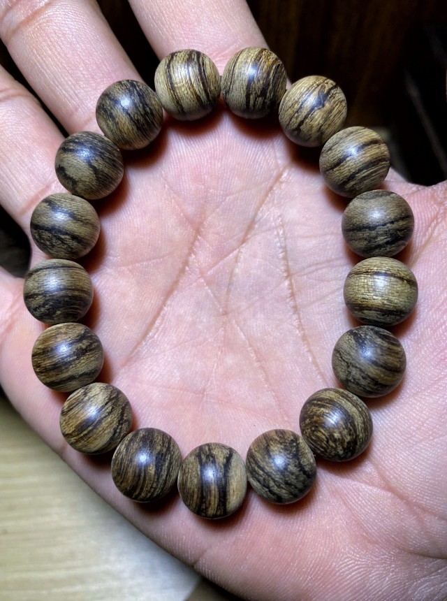 Vật Phẩm Trầm Hương 12mm Bông – Philippines