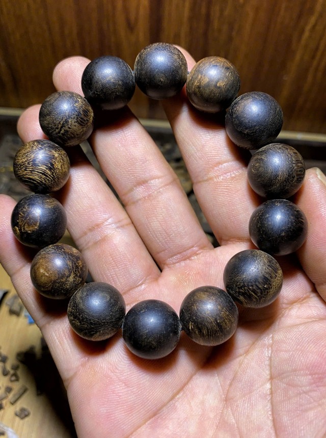 Vật Phẩm Trầm Hương 16mm Chìm – Philippines