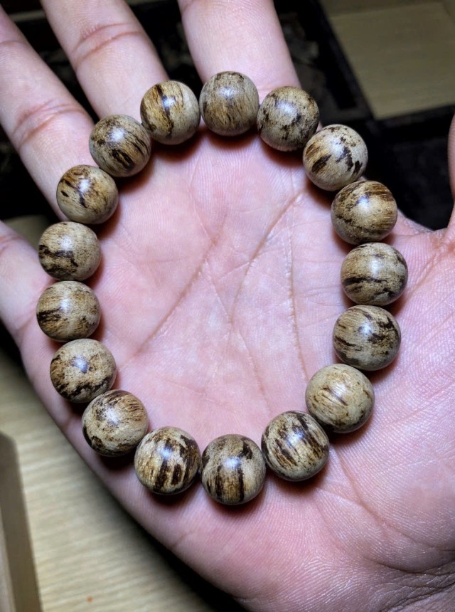 Vật Phẩm Trầm Hương 12mm Bông Trứng Cút – Malaysia