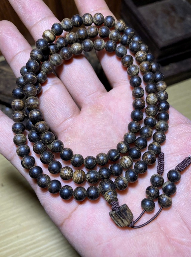  Vật Phẩm Trầm Hương 108 hạt 6mm chìm – Leyte Philippines