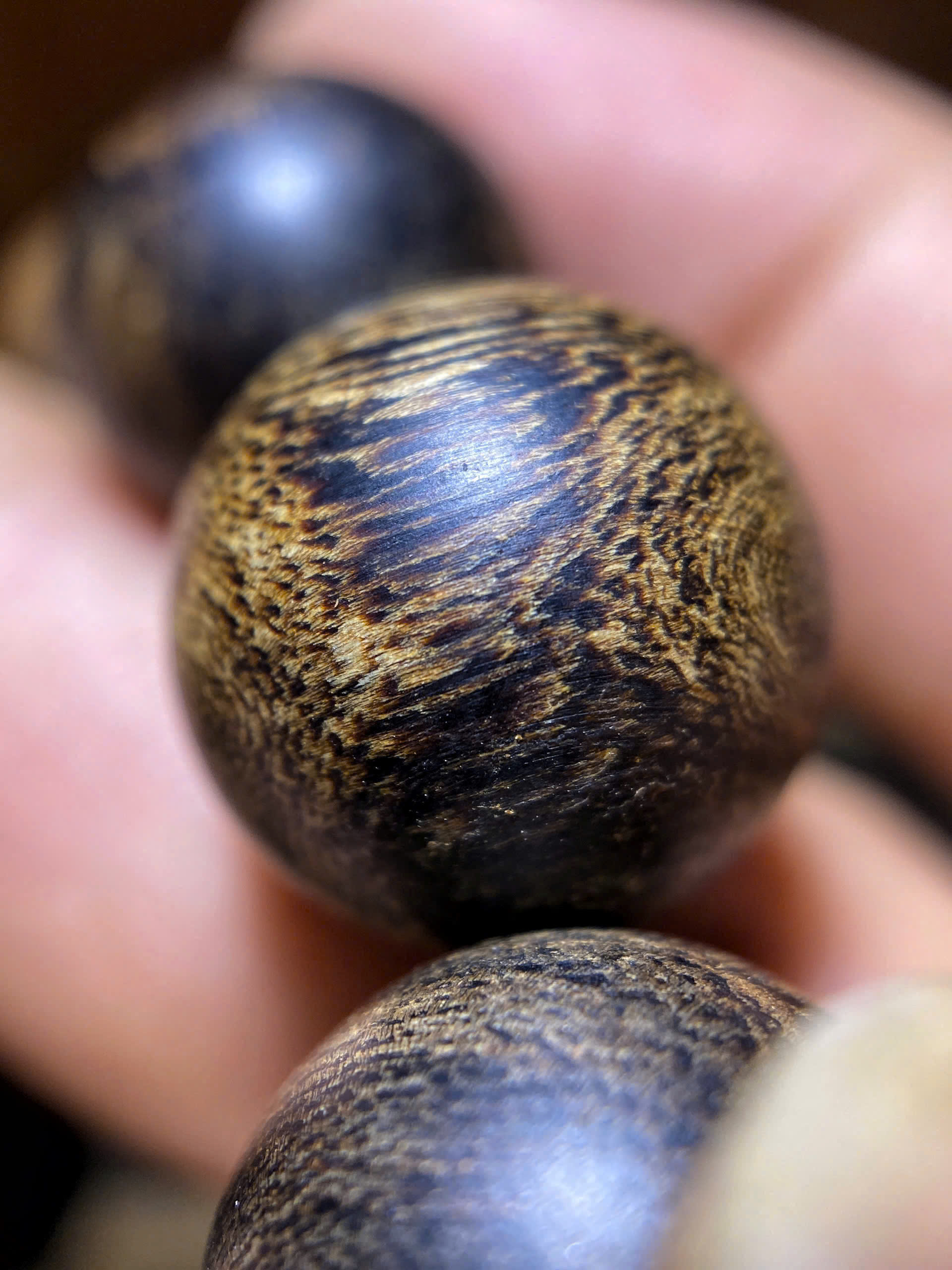 Vật Phẩm Trầm Hương 16mm Chìm – Philippines