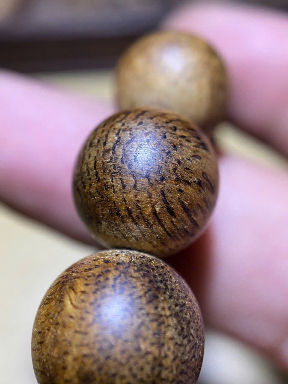Vật phẩm Trầm Hương 12mm Banh Đỏ Rục – Malaysia