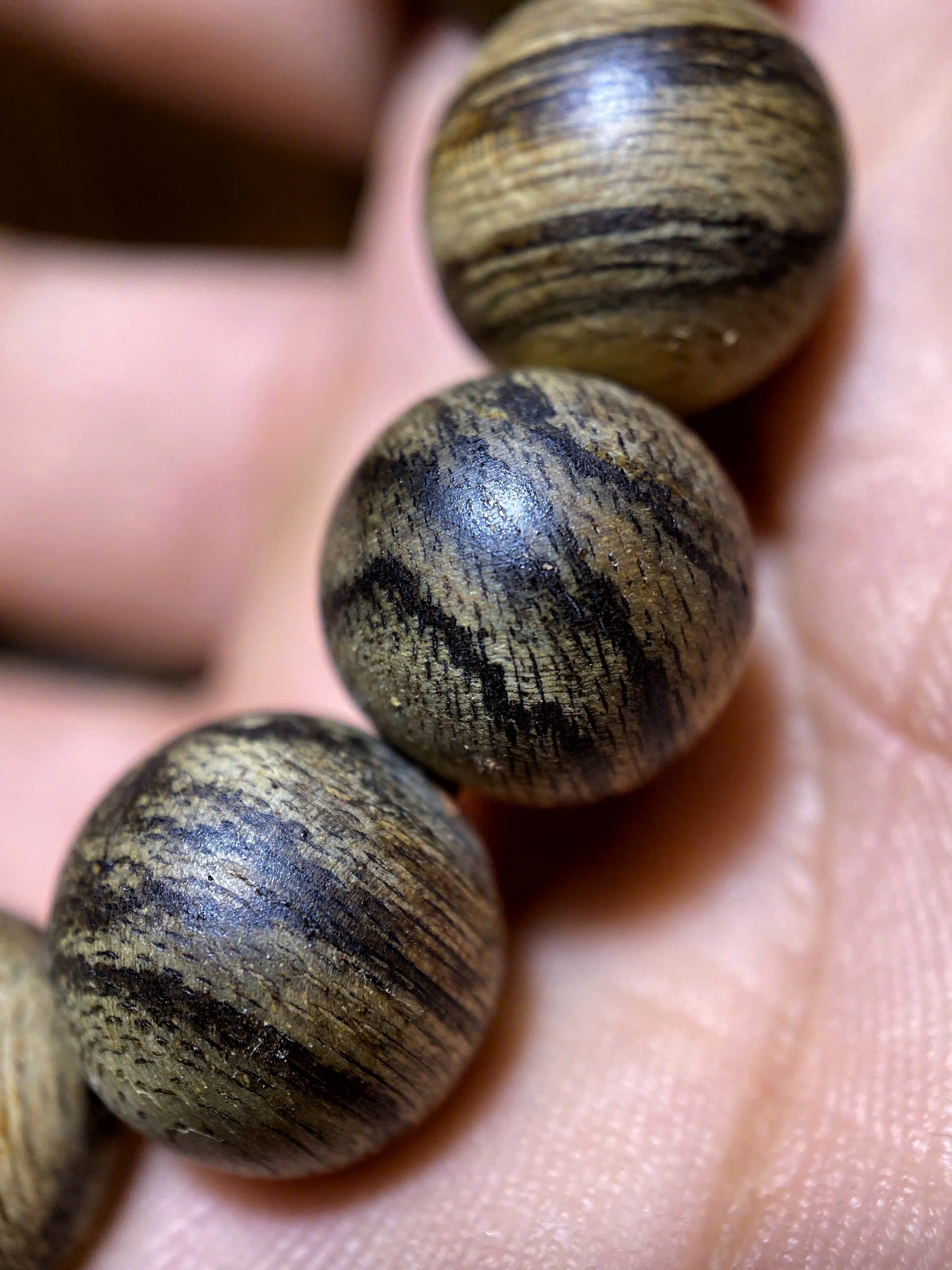 Vật Phẩm Trầm Hương 12mm Bông – Philippines